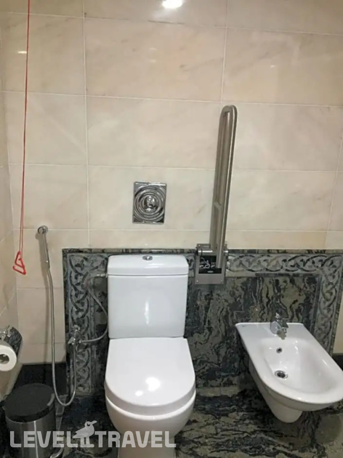 фотографии номера Номер для людей с ограниченными возможностями отеля Maden Hotel в Саудовская Аравия(Медина) - фото №20