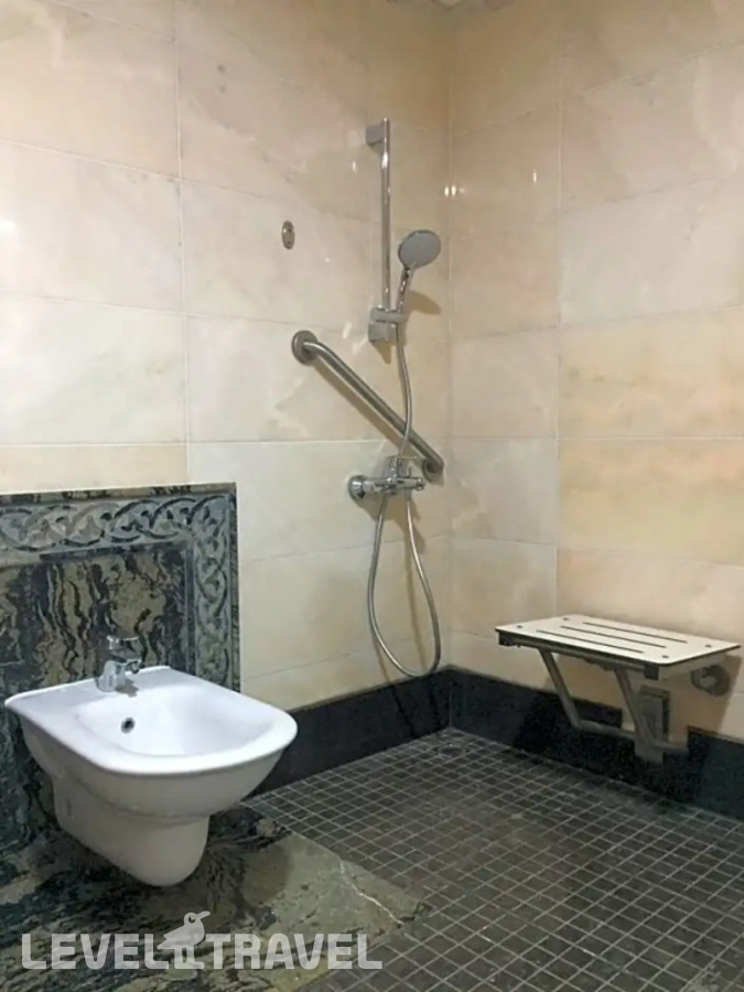фотографии номера Номер для людей с ограниченными возможностями отеля Maden Hotel в Саудовская Аравия(Медина) - фото №26