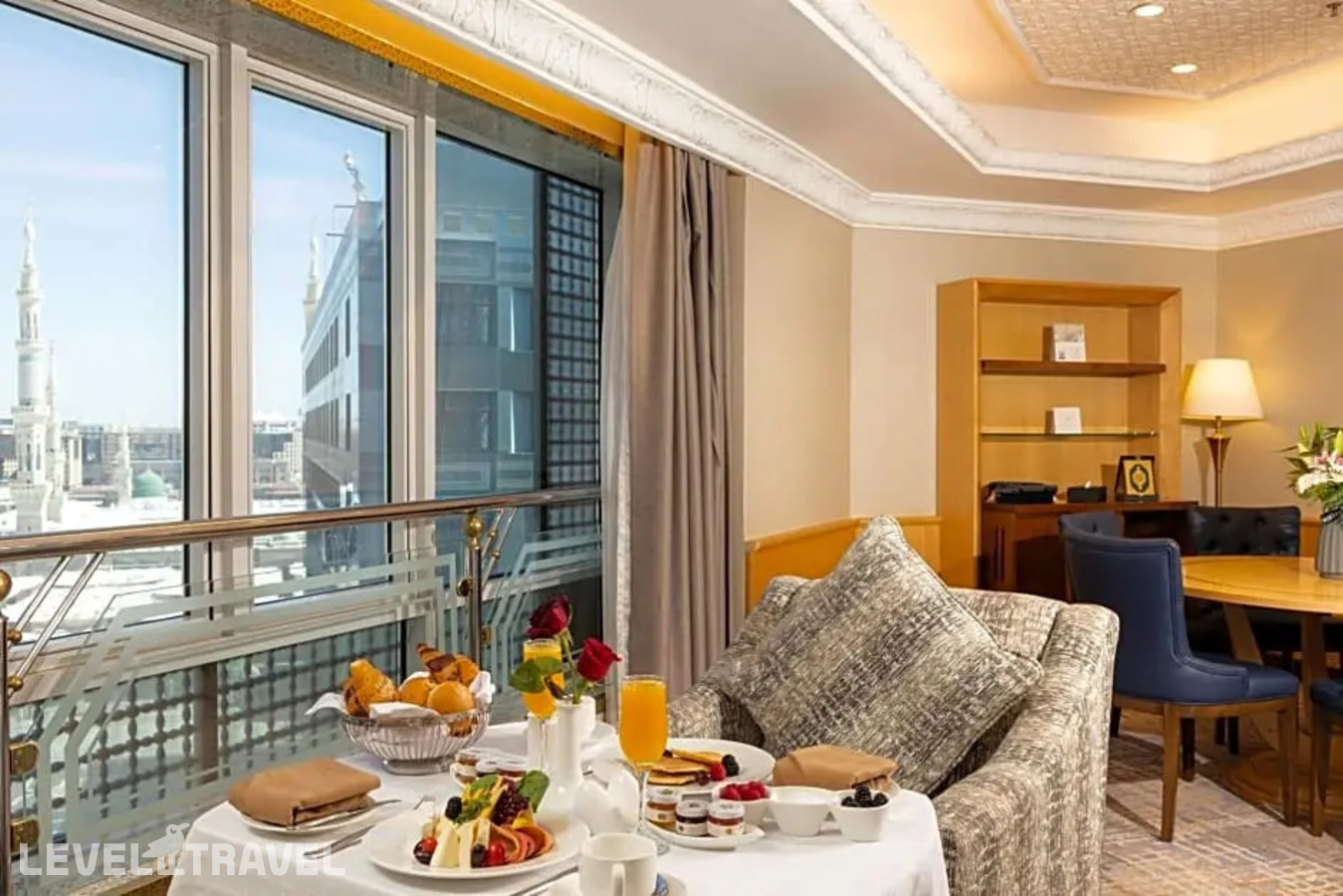 фотографии номера Люкс Haram View Royal отеля Maden Hotel в Саудовская Аравия(Медина) - фото №8