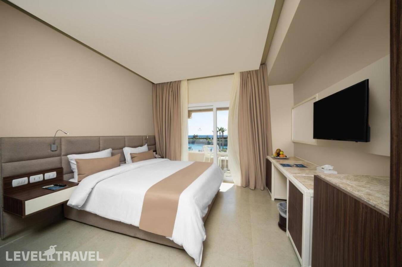 фотографии номера Номер Elite с видом на море отеля Sunny Days Resorts Spa & Aqua Park в Египет(Хургада (город)) - фото №1