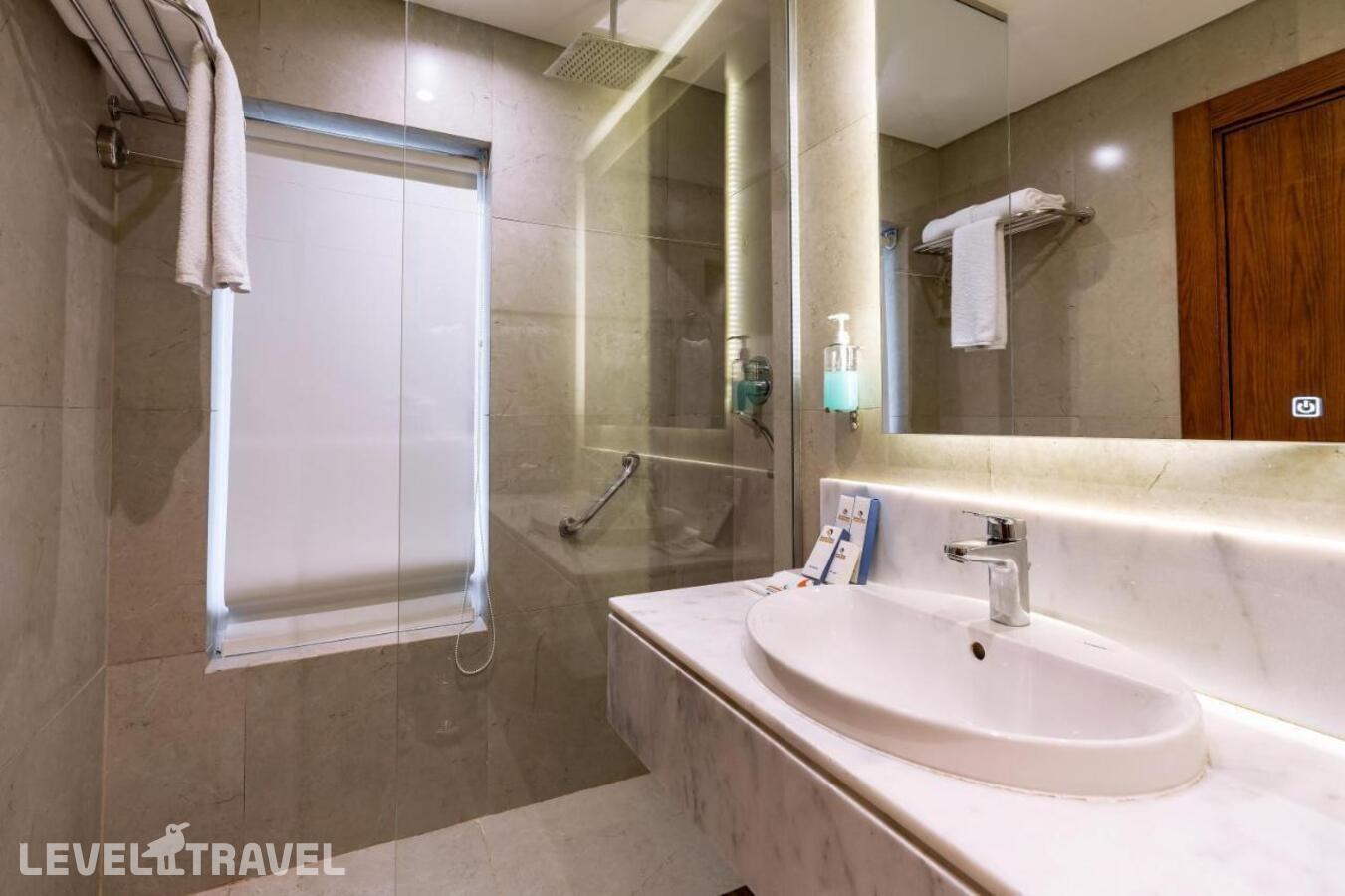 фотографии номера Делюкс с видом на море отеля Sunny Days Resorts Spa & Aqua Park в Египет(Хургада (город)) - фото №2