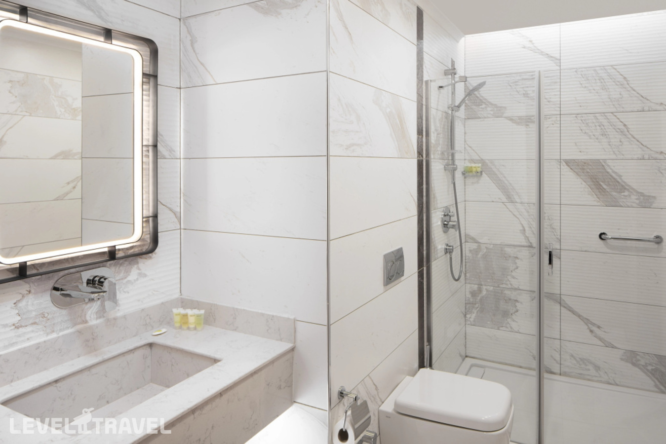 фотографии номера Люкс роскошный отеля Residence Inn By Marriott Istanbul Atasehir в Турция(Аташехир) - фото №11