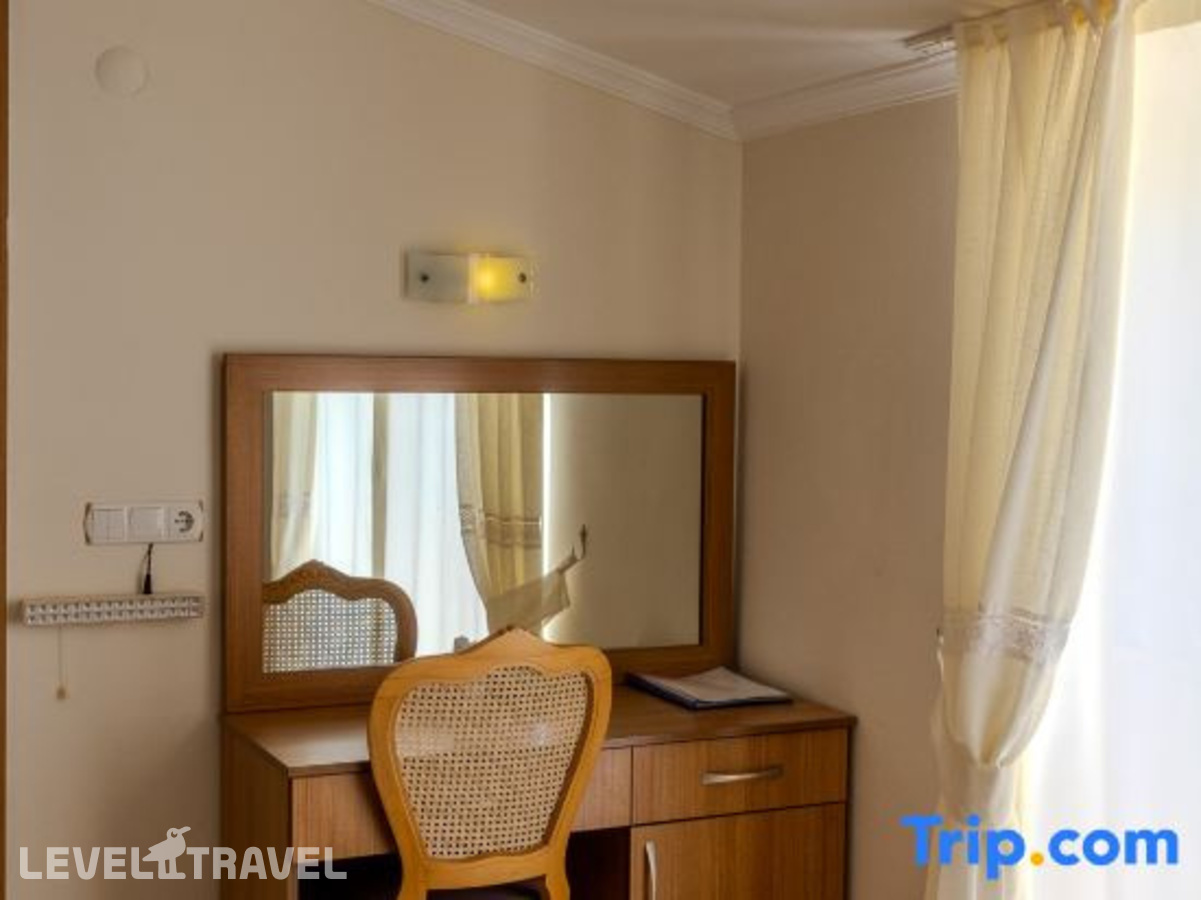 фотографии номера Делюкс с видом на горы отеля Yakamoz Hotel в Турция(Олюдениз) - фото №4