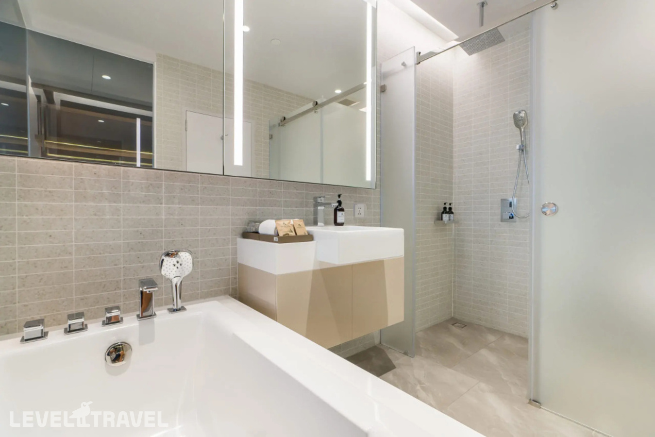 фотографии номера Делюкс с балконом отеля Arbour Hotel And Residence в Таиланд(Центральная Паттайя) - фото №9