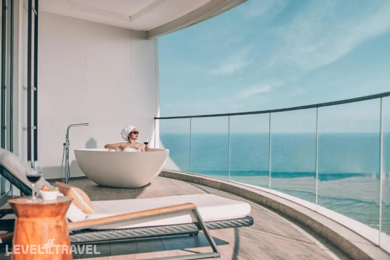 фотографии номера Люкс с видом на океан отеля Crowne Plaza Sanya Haitang Bay Resort, An Ihg Hotel в Китай(Хайтанг Бэй) - фото №3