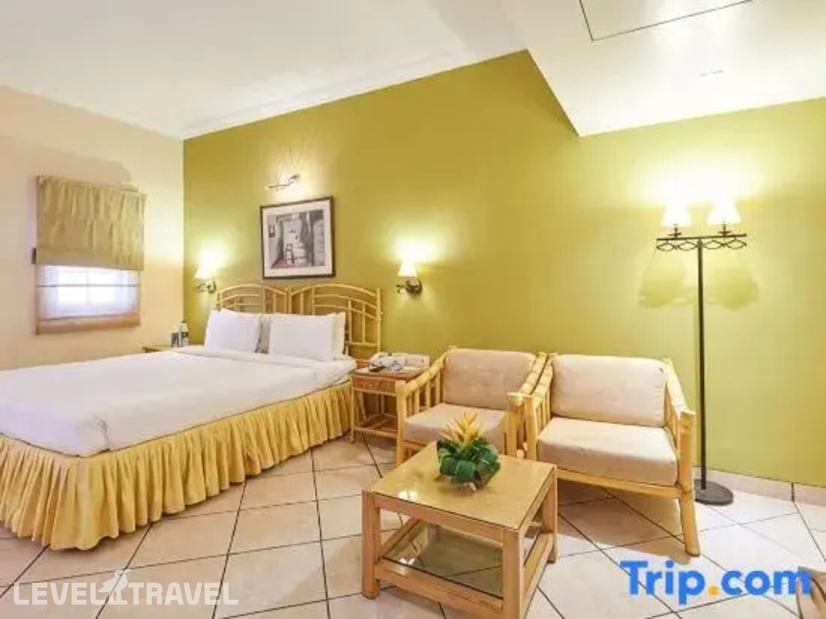 фотографии номера Улучшенный номер отеля Club Mahindra Emerald Palms Resort Goa в Индия(Варка) - фото №10