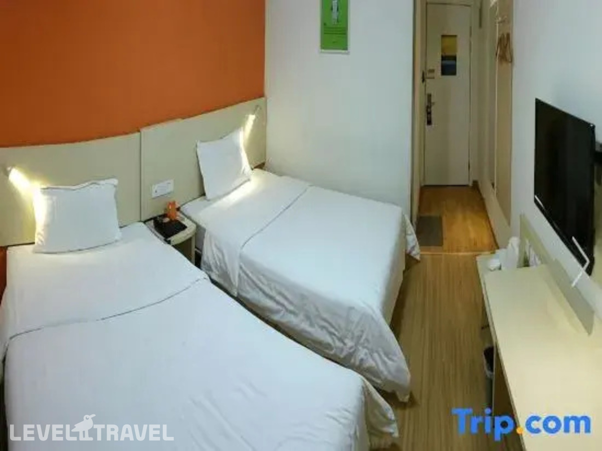 фотографии номера Улучшенный (две односпальные кровати) отеля 7 Days Inn Beijing Huairou в Китай(Пекин) - фото №1