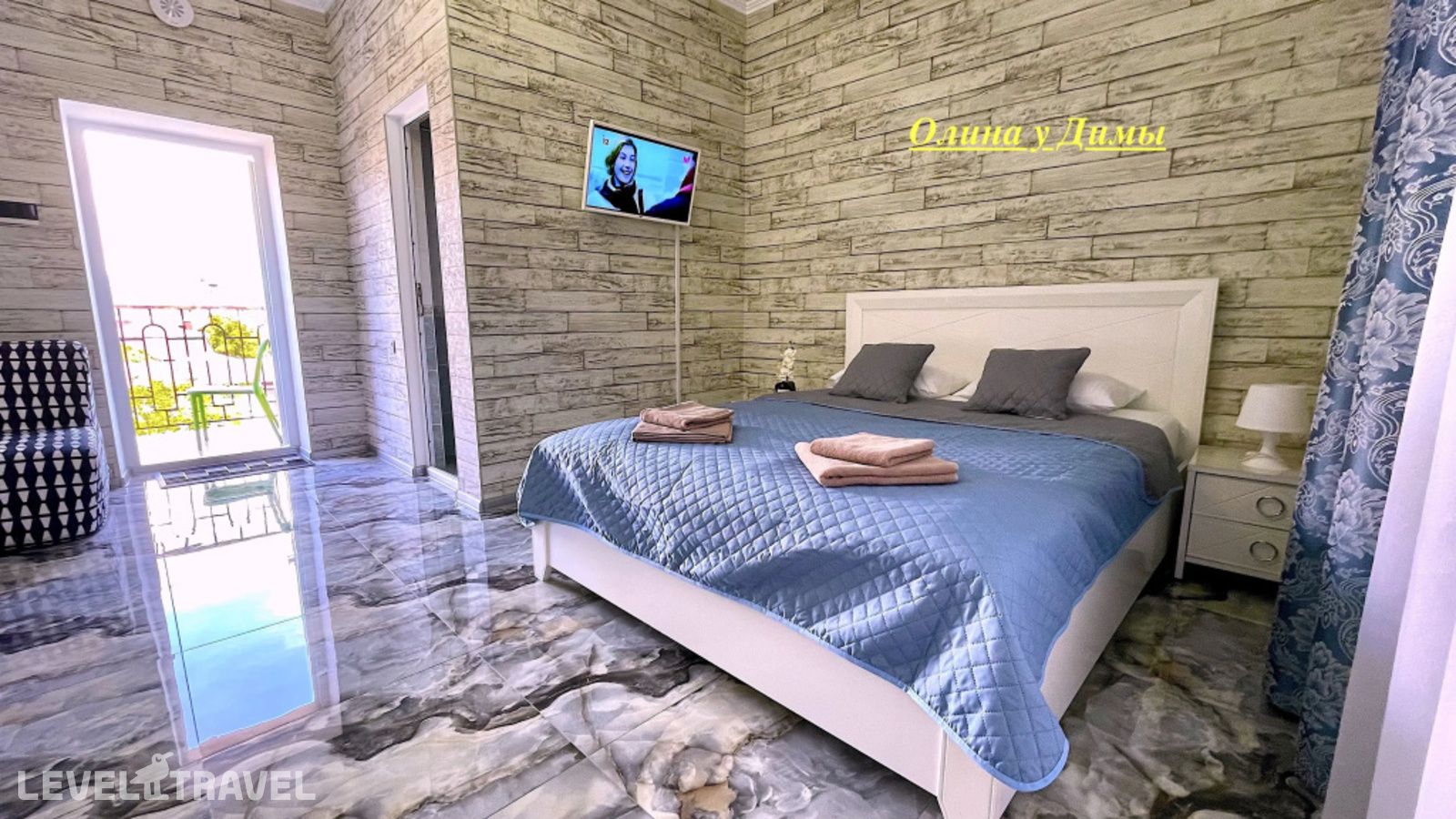 Трёхместный номер Comfort с балконом и с частичным видом на море — фото 12