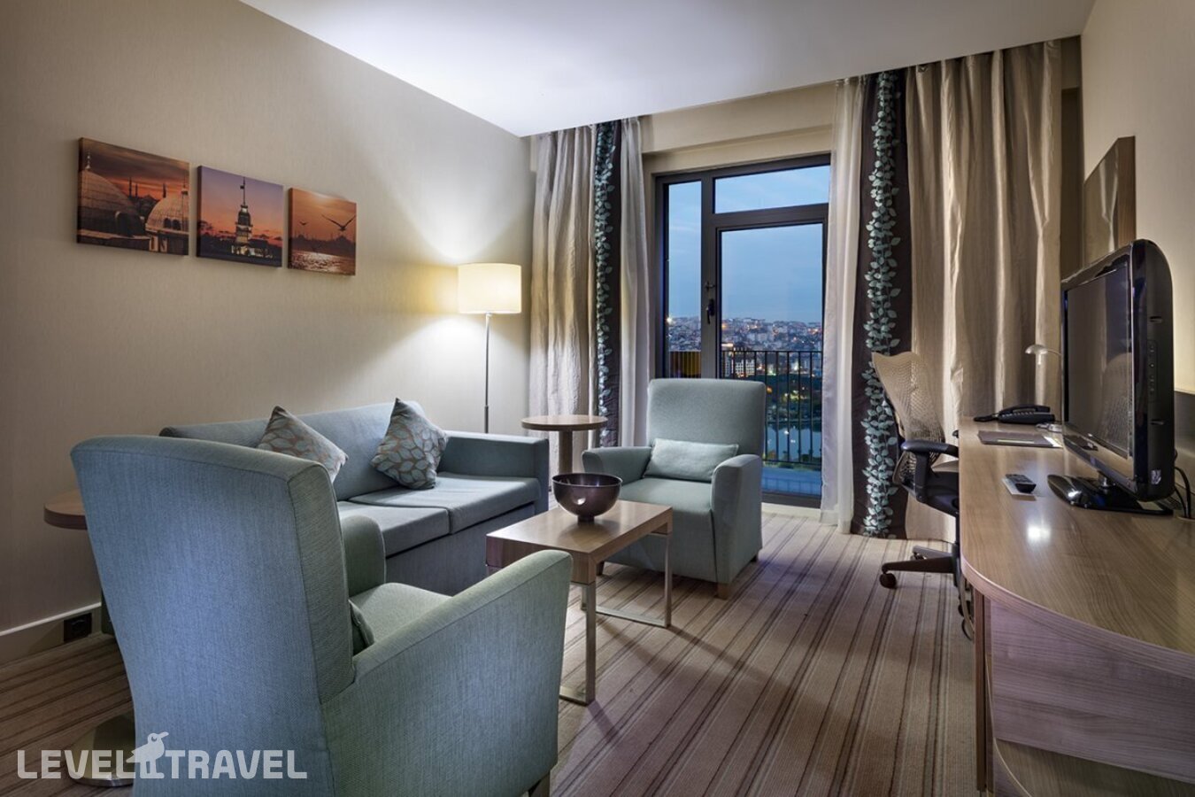фотографии номера Люкс отеля Dosso Dossi Hotels Golden Horn (Eх. Hilton Garden Inn Golden Horn) в Турция(Бейоглу) - фото №2