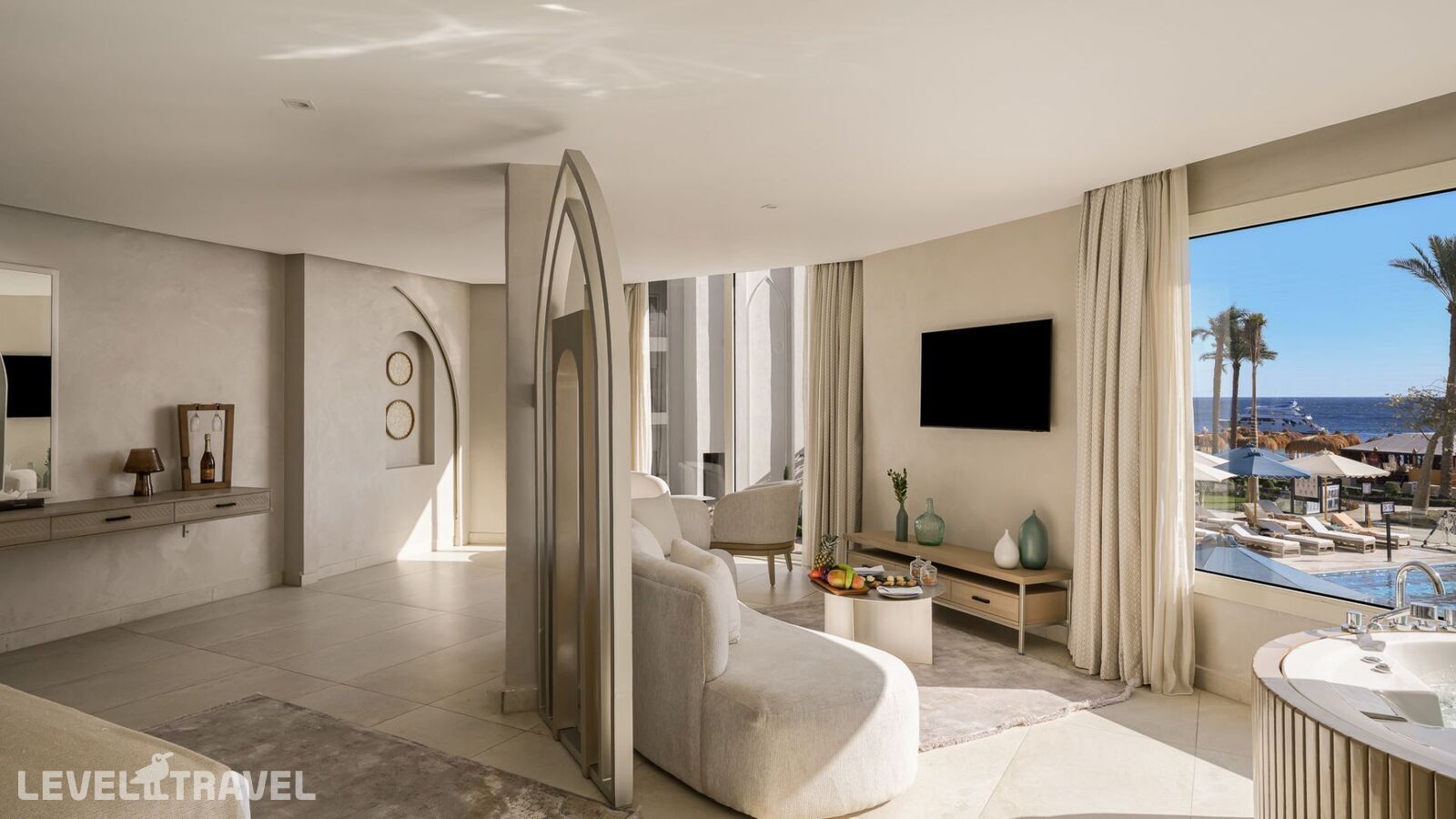 фотографии номера Представительский люкс с джакузи отеля Sunrise Remal Resort в Египет(Рас-Насрани) - фото №3