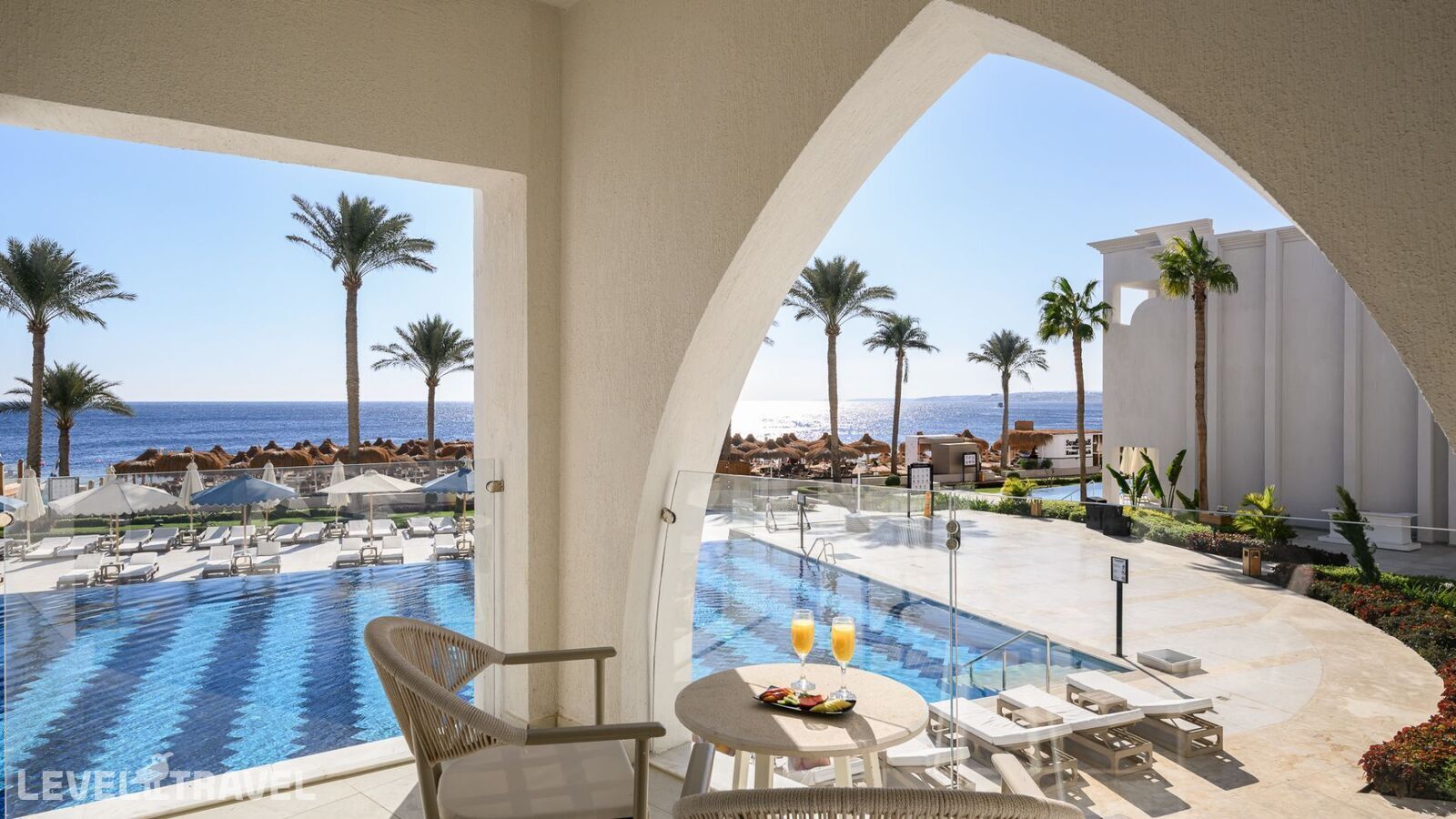фотографии номера Представительский люкс с джакузи отеля Sunrise Remal Resort в Египет(Рас-Насрани) - фото №4