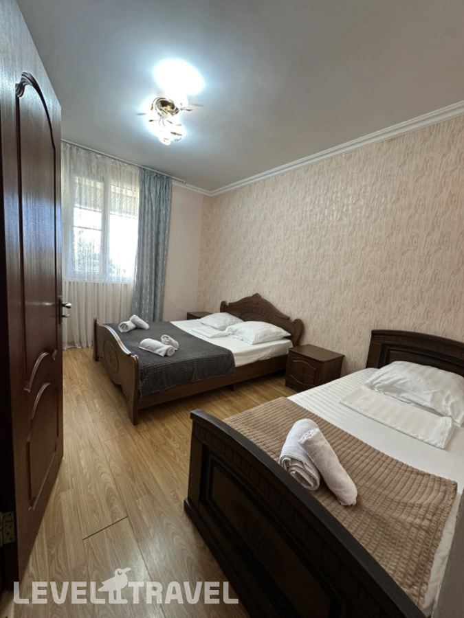 фотографии номера Люкс с балконом отеля Guest House У Дедушки Самвела в Абхазия(Алахадзы) - фото №4
