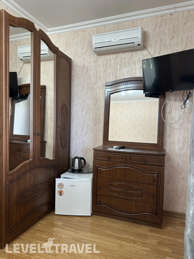фотографии номера Люкс с балконом отеля Guest House У Дедушки Самвела в Абхазия(Алахадзы) - фото №3