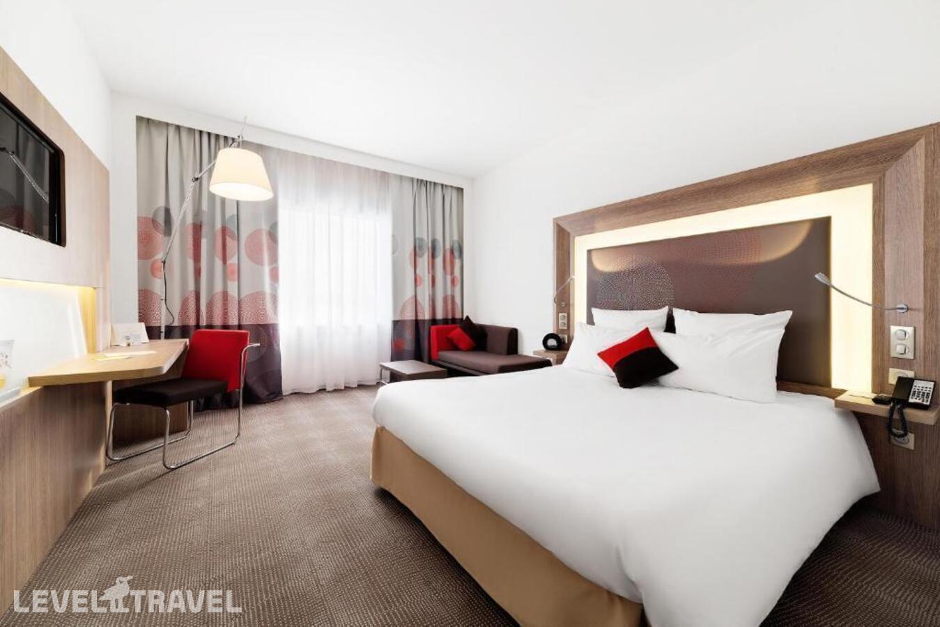 фотографии номера Стандартный номер отеля Новотель Аэропорт Шереметьево (Novotel Moscow Sheremetyevo Airport) в Россия(Химки) - фото №1