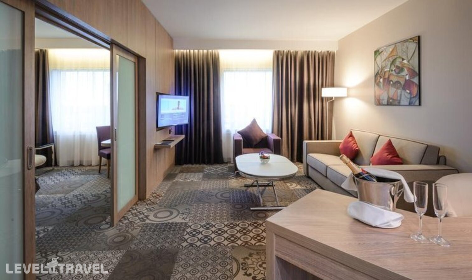 фотографии номера Люкс отеля Новотель Аэропорт Шереметьево (Novotel Moscow Sheremetyevo Airport) в Россия(Химки) - фото №5