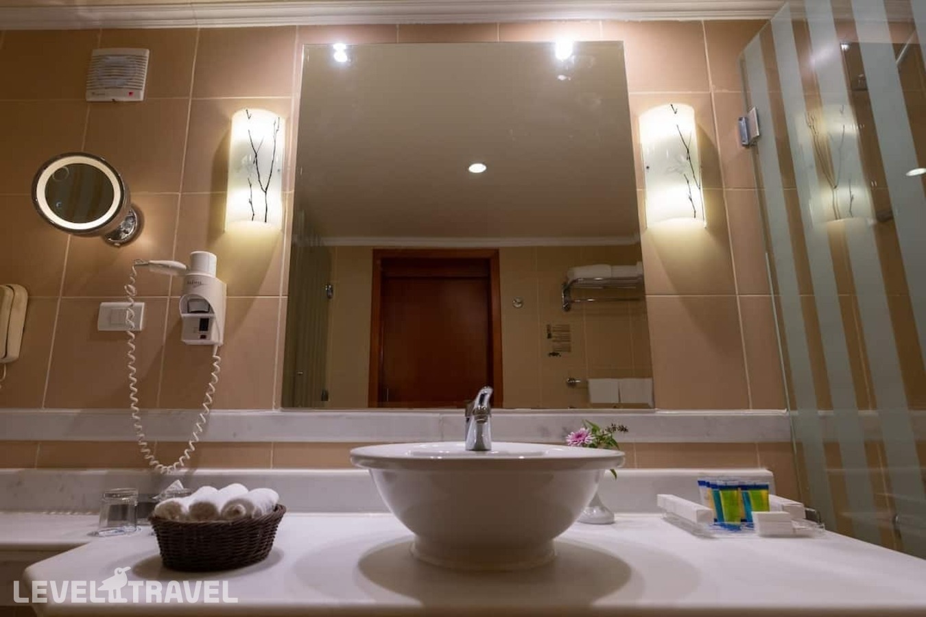 фотографии номера Делюкс с видом на пляж отеля Parrotel Beach Resort (Ex. Radisson Blu Resort) в Египет(Шарм-эль-Шейх) - фото №4