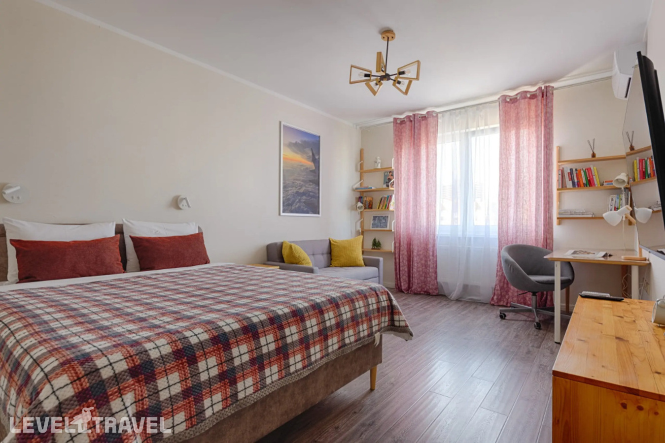 фотографии номера Улучшенные апартаменты с балконом отеля Квартира Athome Apartments Аэродромная в Беларусь(Октябрьский район) - фото №1