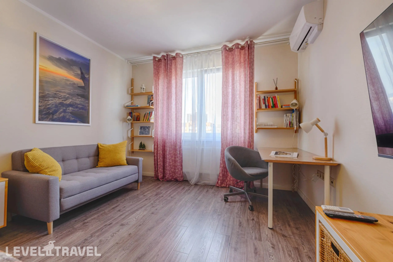 фотографии номера Улучшенные апартаменты с балконом отеля Квартира Athome Apartments Аэродромная в Беларусь(Октябрьский район) - фото №11