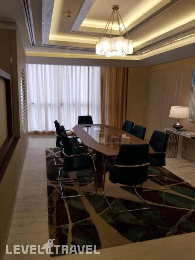 фотографии номера Люкс королевский отеля Royal M Hotel & Resort Abu Dhabi в ОАЭ(Абу-Даби) - фото №4