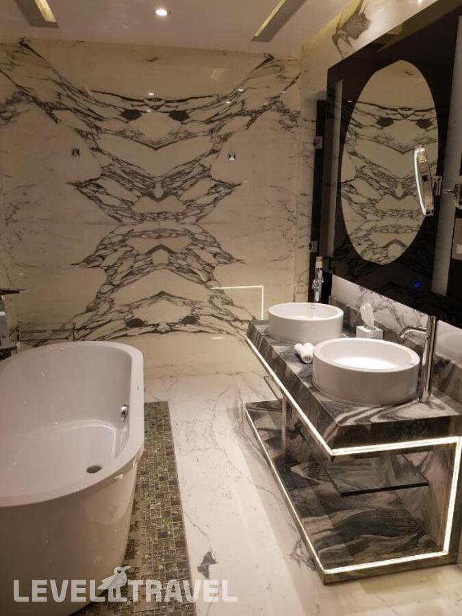 фотографии номера Люкс королевский отеля Royal M Hotel & Resort Abu Dhabi в ОАЭ(Абу-Даби) - фото №5