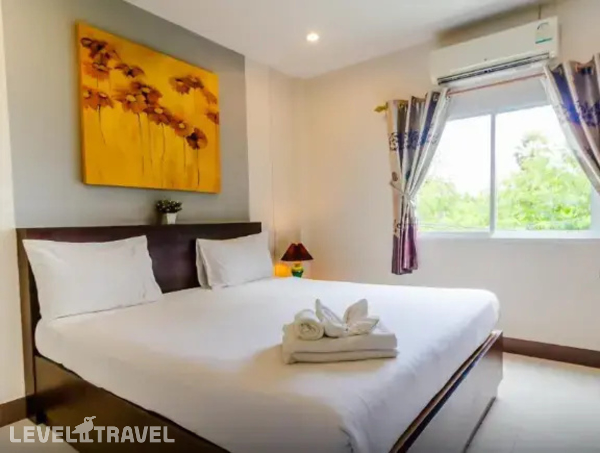 фотографии номера Улучшенный номер отеля Baan Yuyen Karon Guesthouse в Таиланд(Карон Бич) - фото №7