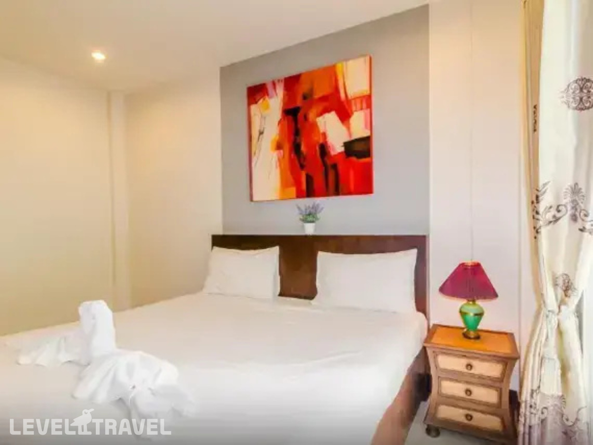 фотографии номера Улучшенный номер отеля Baan Yuyen Karon Guesthouse в Таиланд(Карон Бич) - фото №2