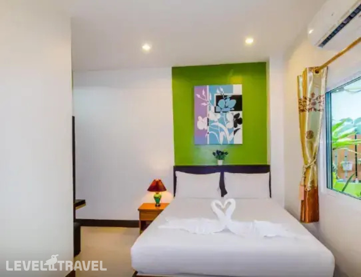 фотографии номера Улучшенный номер отеля Baan Yuyen Karon Guesthouse в Таиланд(Карон Бич) - фото №10
