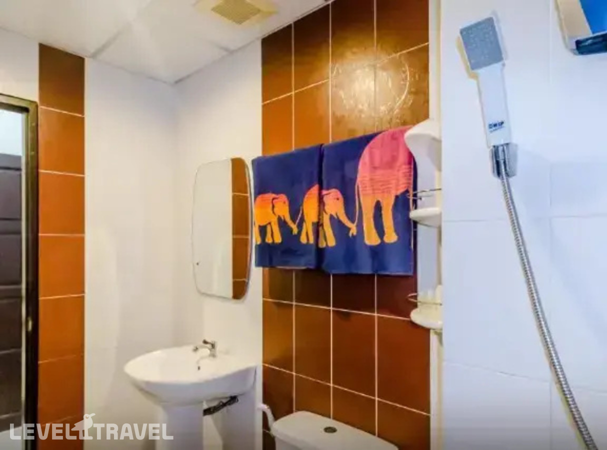 фотографии номера Улучшенный номер отеля Baan Yuyen Karon Guesthouse в Таиланд(Карон Бич) - фото №26