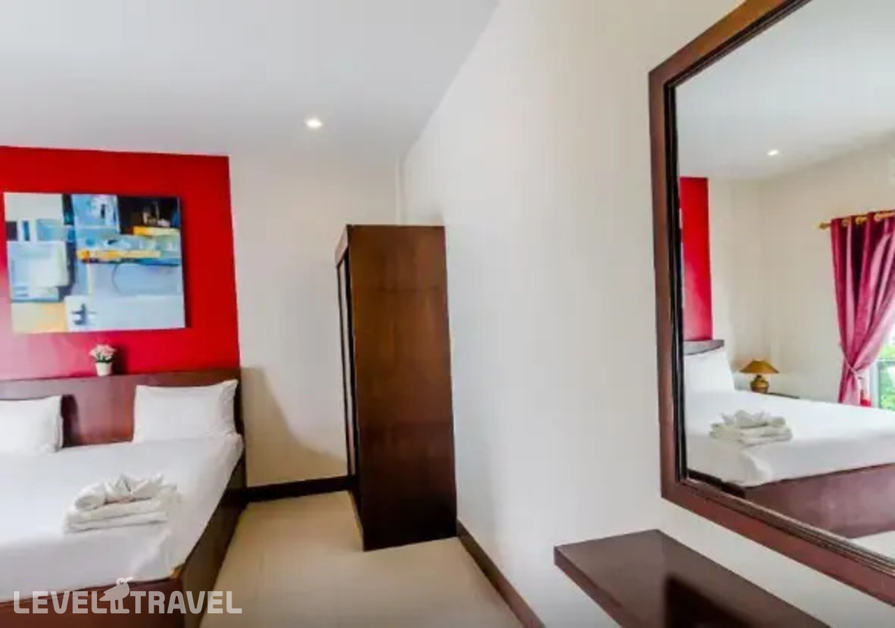 фотографии номера Улучшенный номер отеля Baan Yuyen Karon Guesthouse в Таиланд(Карон Бич) - фото №19