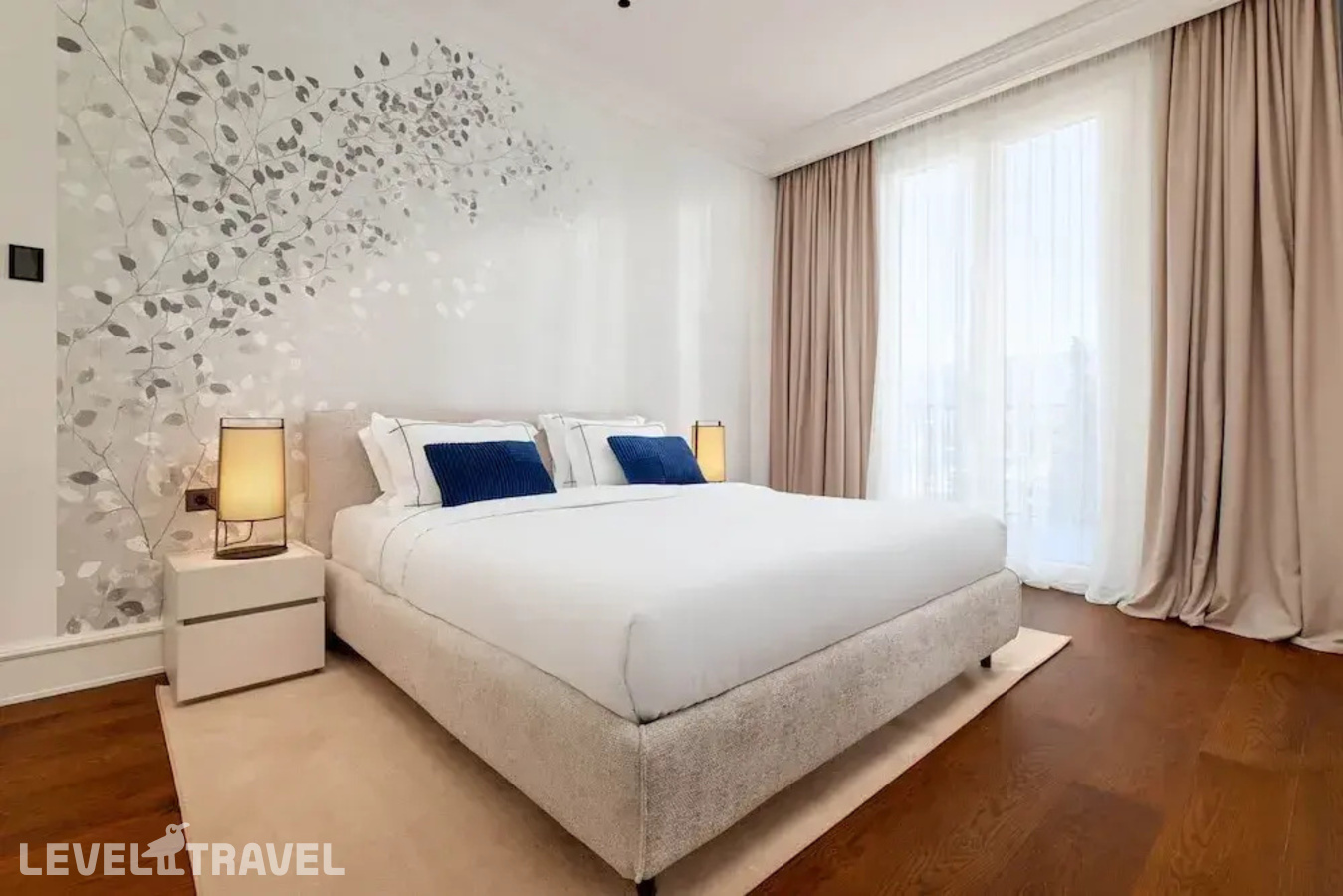 фотографии номера Апартаменты делюкс отеля Porto Palace в Черногория(Тиват) - фото №1