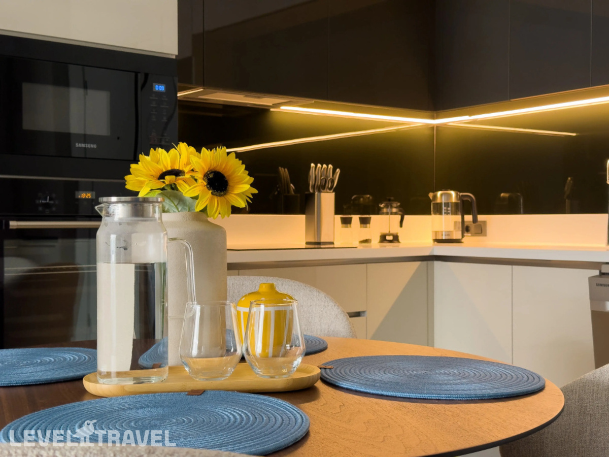 фотографии номера Апартаменты с балконом (2 комнаты) отеля Апартаменты 1+1 В Комплексе Azura World D C Собственным Пляжем в Турция(Тюрклер) - фото №17