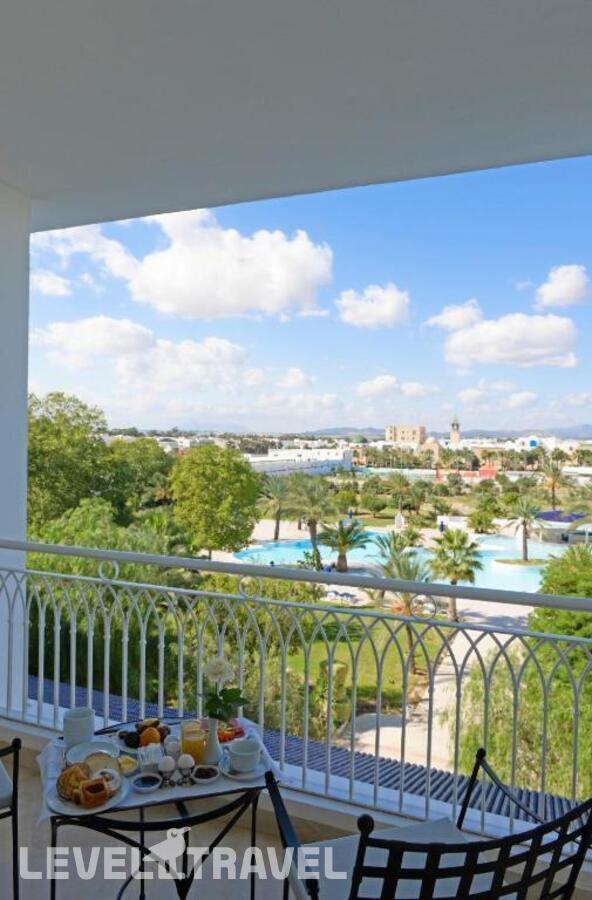 фотографии номера Улучшенный с видом на бассейн отеля Vincci Saphir Palace & Spa (Ex. Saphir Palace & Spa Hammamet) в Тунис(Ясмин) - фото №2