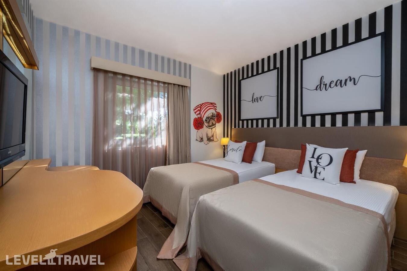 фотографии номера Семейный с видом на бассейн отеля Selectum Family Resort Side (Ex. Silence Beach Resort) в Турция(Кизилагач) - фото №2