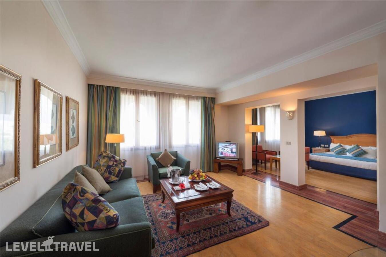 фотографии номера Полулюкс с видом на море отеля Reef Oasis Beach Resort в Египет(Рас-Ум-Эль-Сид) - фото №1