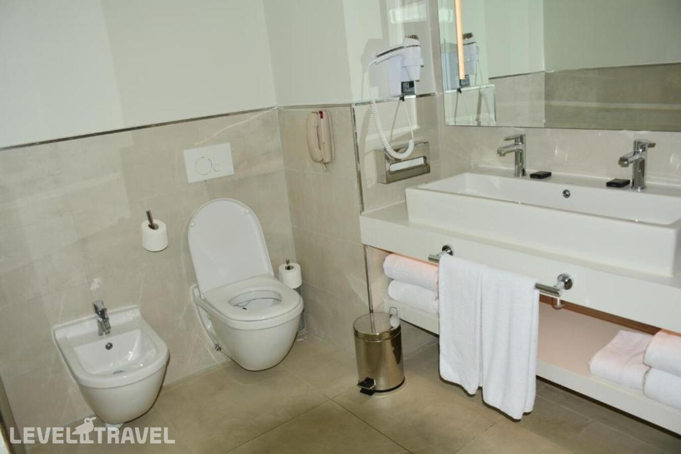 фотографии номера Полулюкс с видом на море отеля Reef Oasis Beach Resort в Египет(Рас-Ум-Эль-Сид) - фото №4