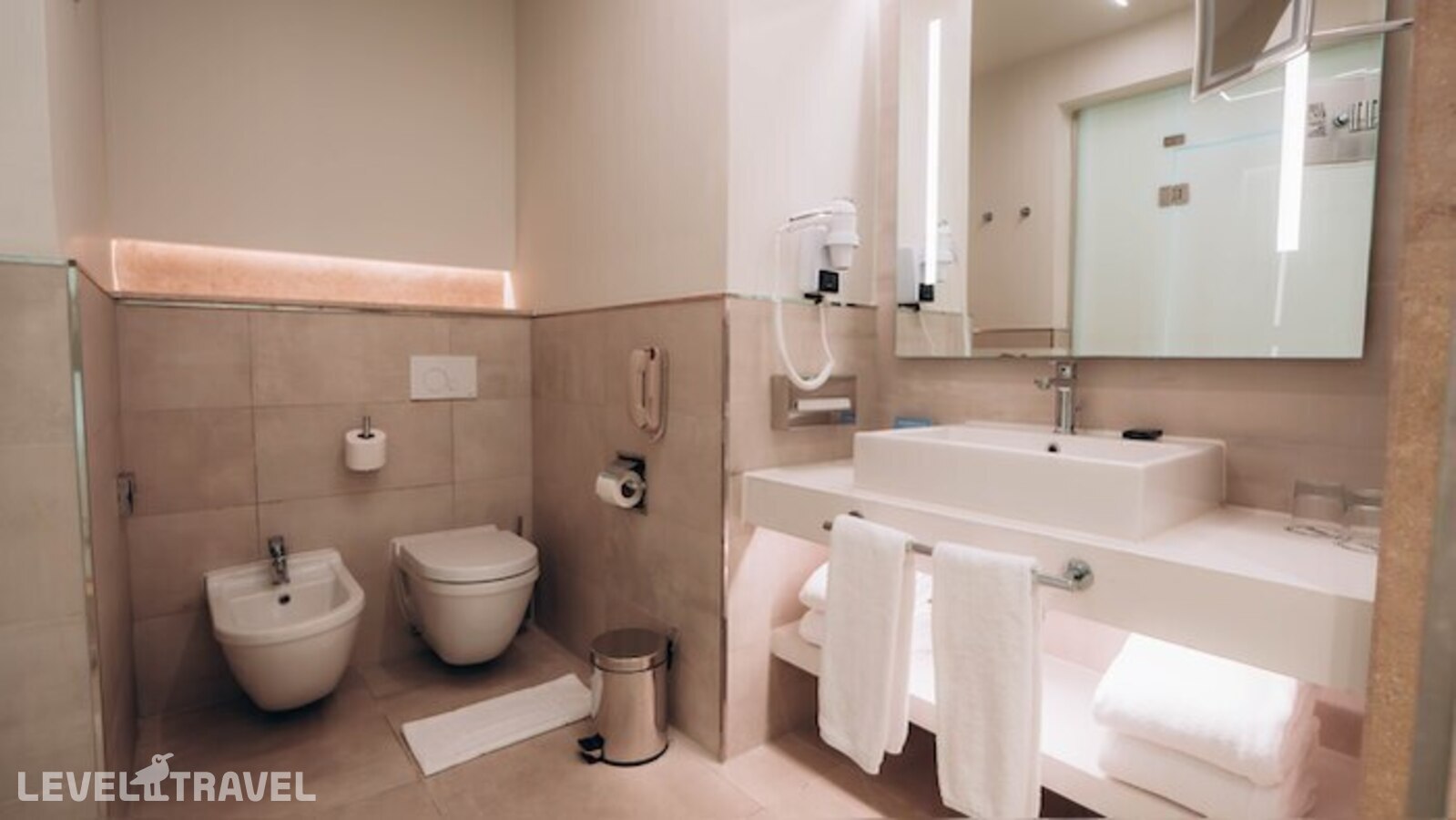 фотографии номера Делюкс Комфорт отеля Reef Oasis Beach Resort в Египет(Рас-Ум-Эль-Сид) - фото №2