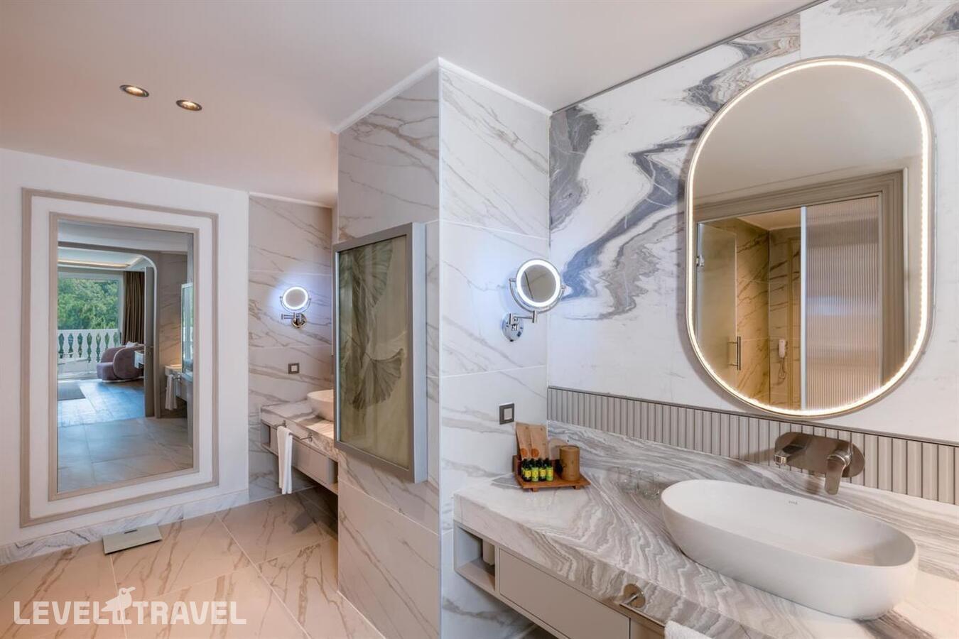 фотографии номера Семейный люкс Nido с видом на окрестности отеля Nirvana Dolce Vita (Ex. Amara Dolce Vita Luxury) в Турция(Текирова) - фото №9