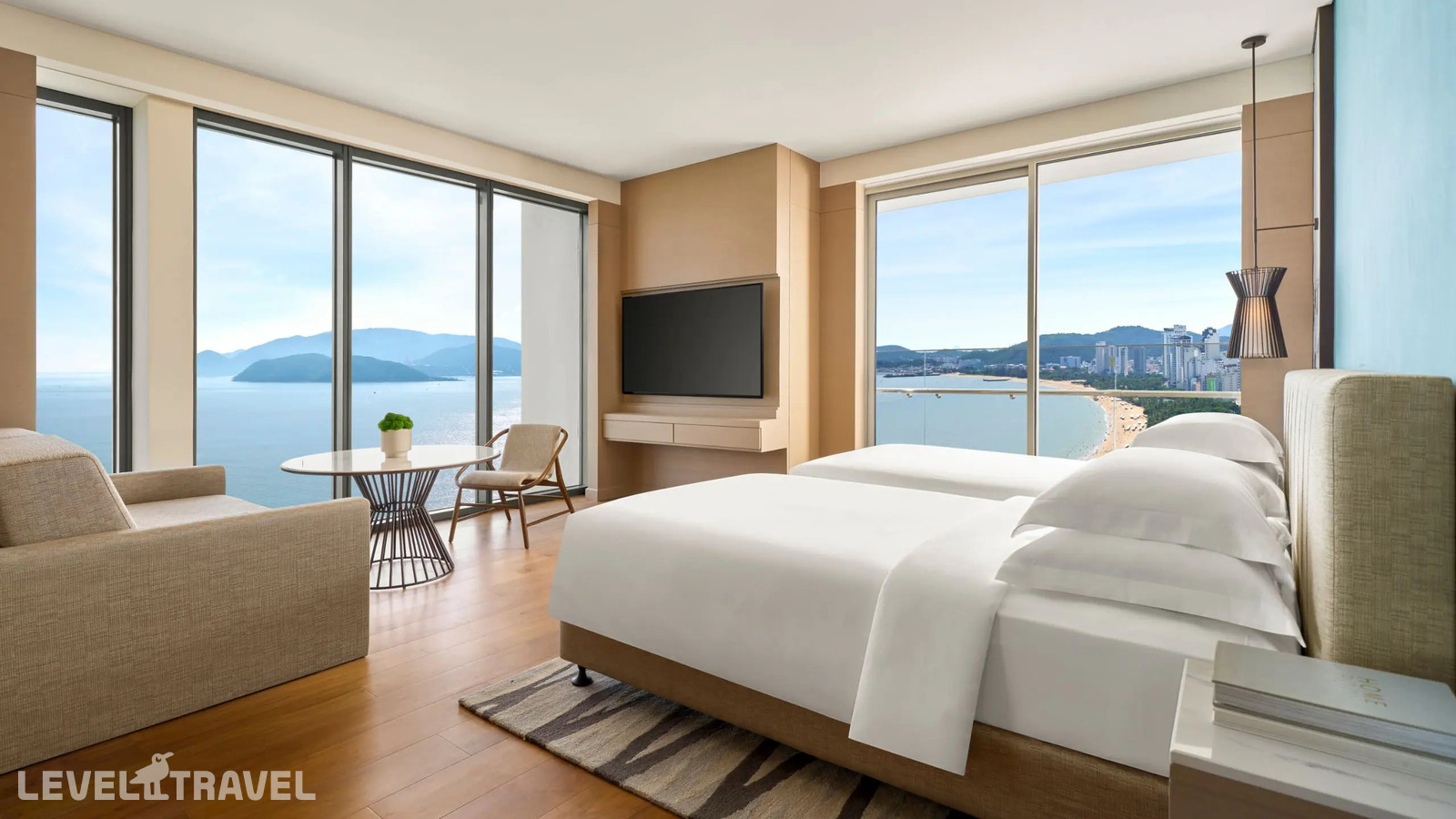 фотографии номера Делюкс с видом на океан (две односпальные кровати) отеля Hyatt Regency Nha Trang в Вьетнам(Нячанг) - фото №1