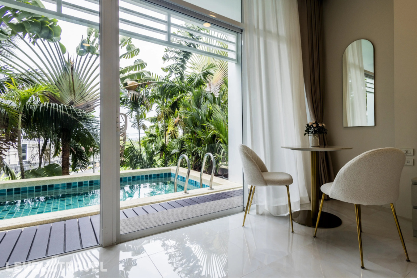Четырёхместные апартаменты Deluxe с 3 комнатами с балконом — фото 2