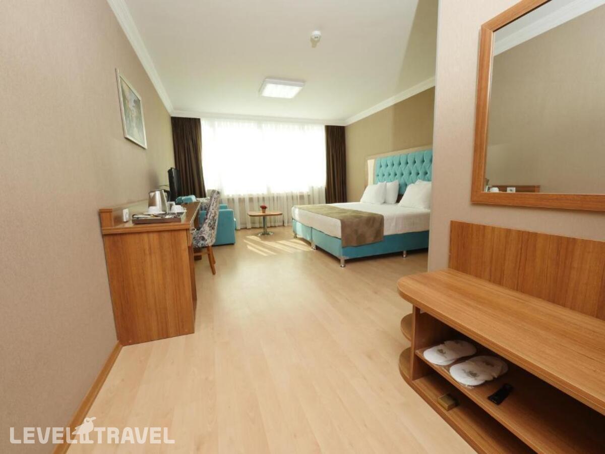 фотографии номера Трехместный делюкс отеля Golden Lounge Hotel в Турция(Пендик) - фото №46