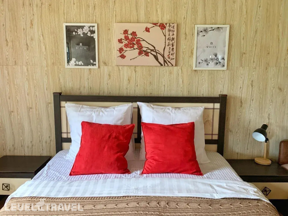 фотографии номера Коттедж шестиместный отеля Мандариновый Дворик в Абхазия(Новый Афон) - фото №2
