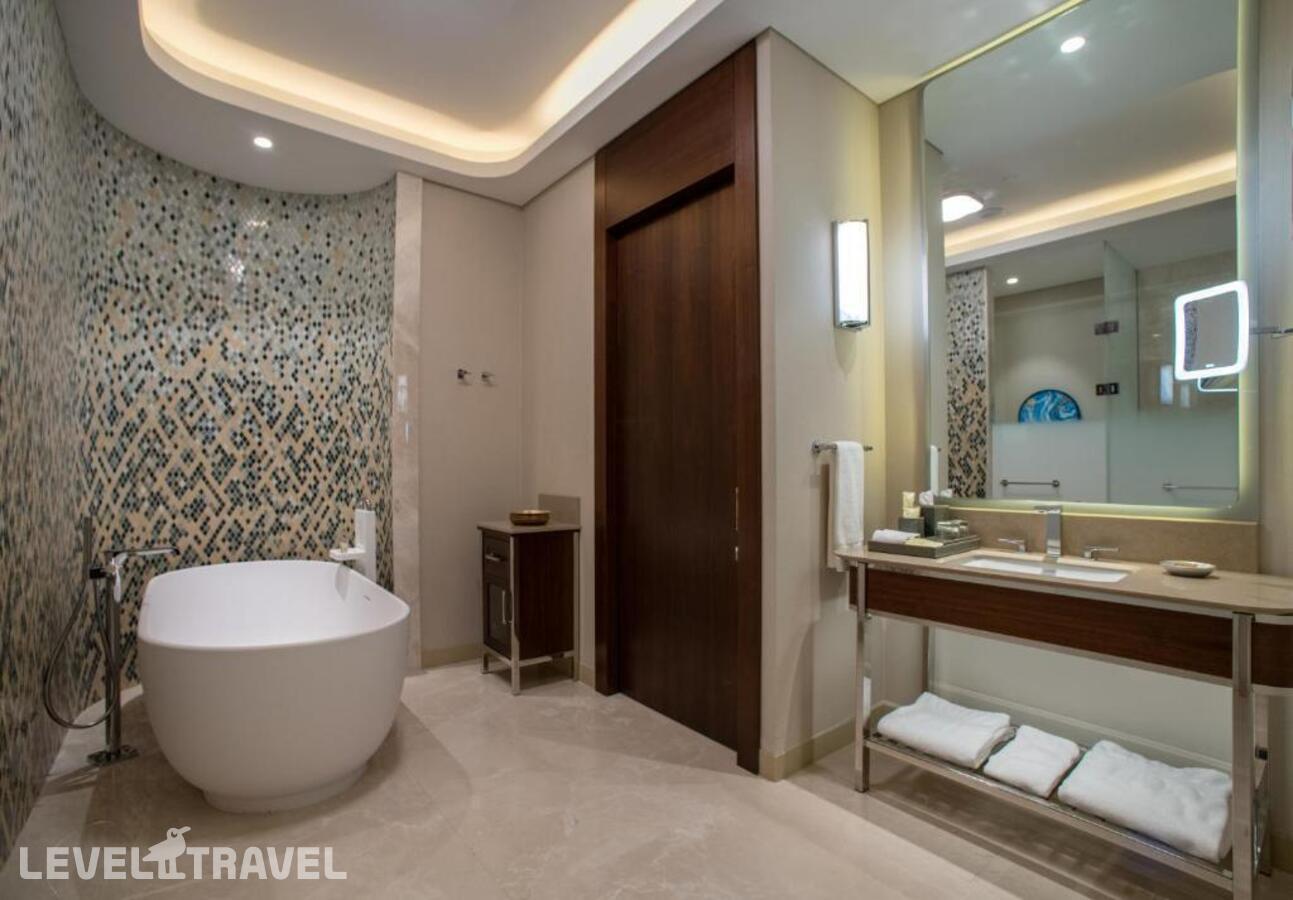 фотографии номера Люкс угловой отеля Hilton Tashkent City в Узбекистан(Ташкент) - фото №5
