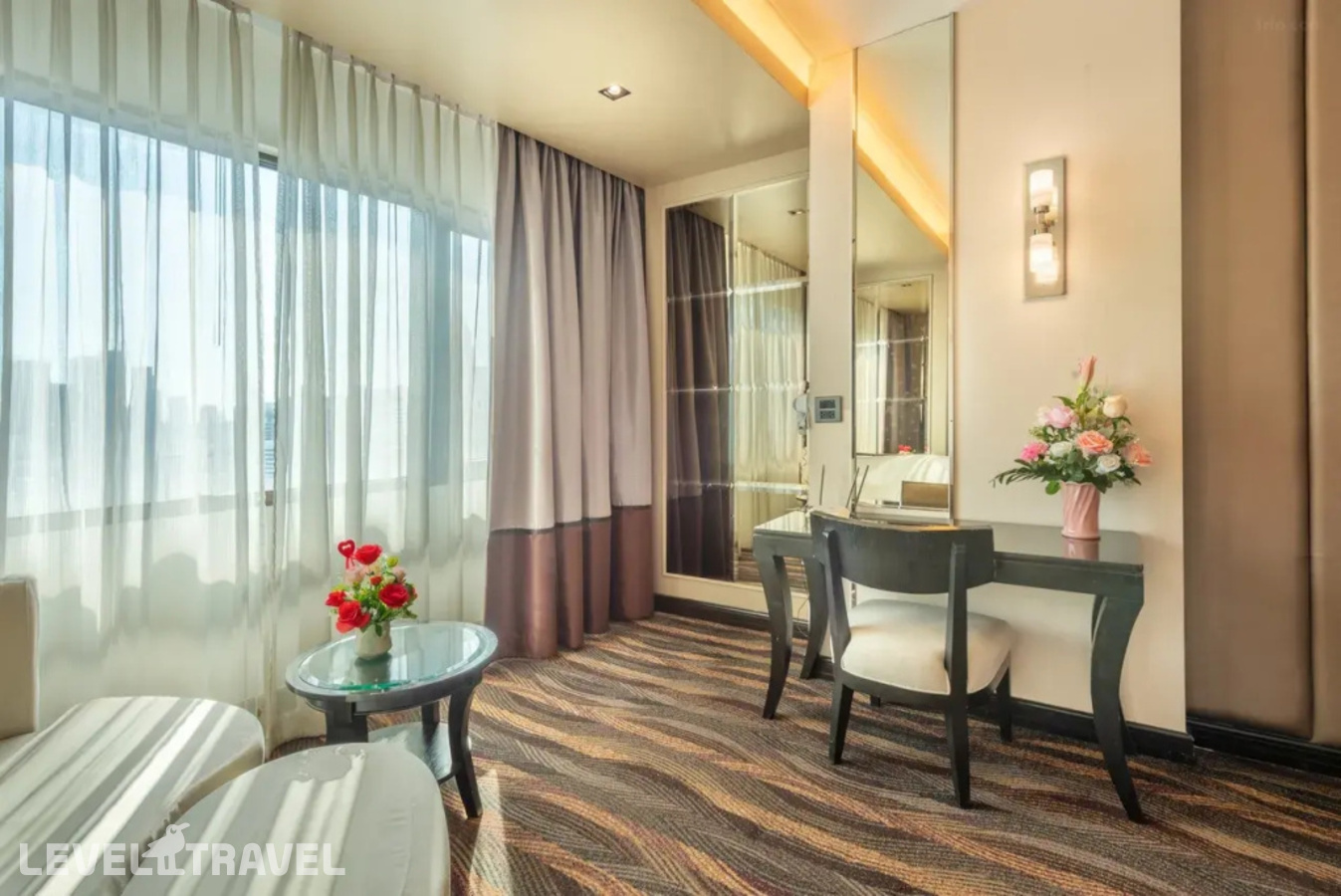 фотографии номера Трёхместный номер Grand Deluxe отеля Royal Benja Hotel в Таиланд(Бангкок) - фото №6