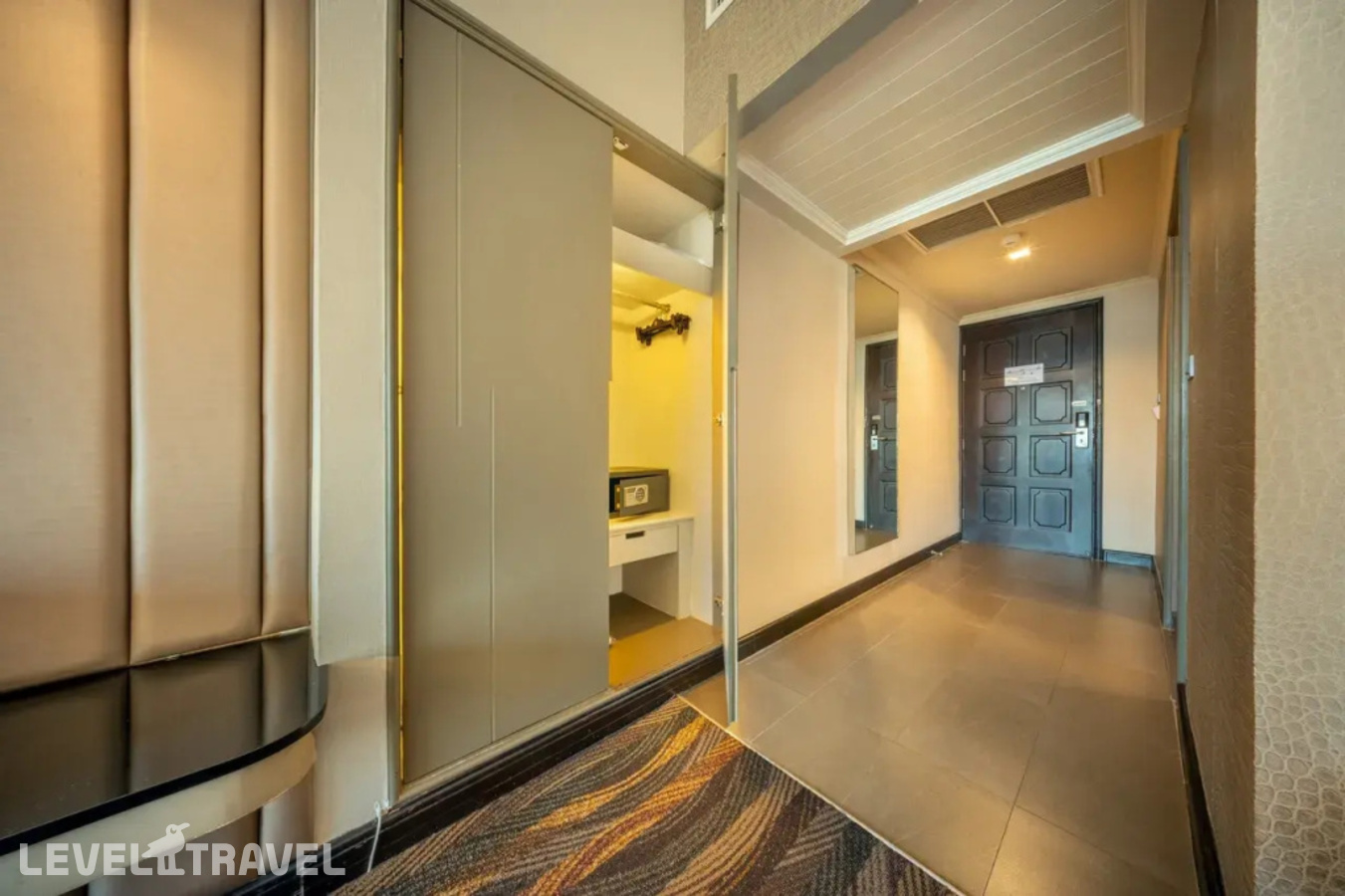 фотографии номера Трёхместный номер Grand Deluxe отеля Royal Benja Hotel в Таиланд(Бангкок) - фото №7
