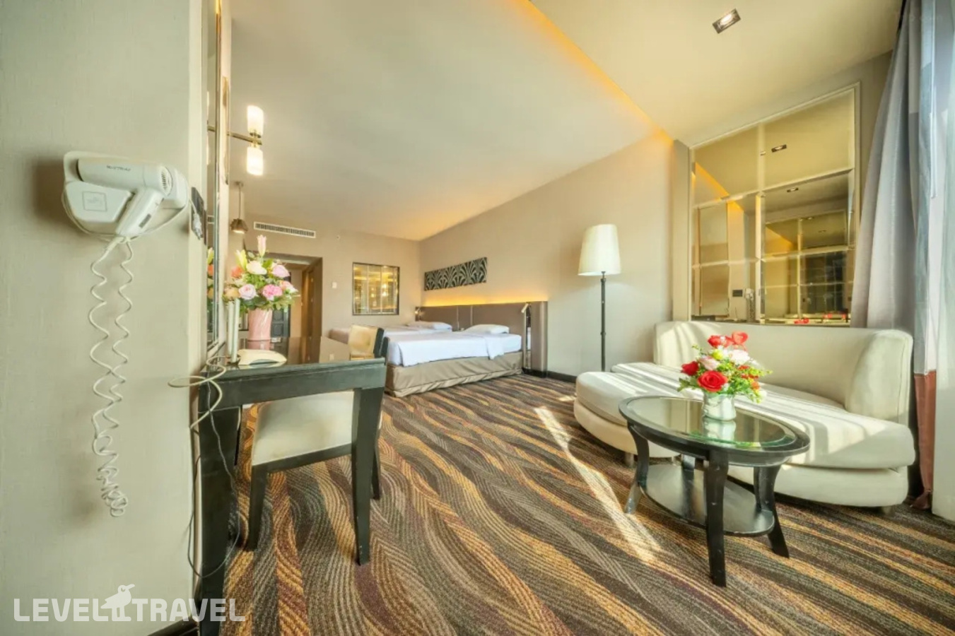 фотографии номера Трёхместный номер Grand Deluxe отеля Royal Benja Hotel в Таиланд(Бангкок) - фото №1