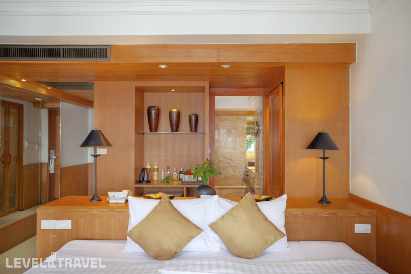 фотографии номера Делюкс (две односпальные кровати) отеля Seaview Patong Hotel в Таиланд(Патонг Бич) - фото №1