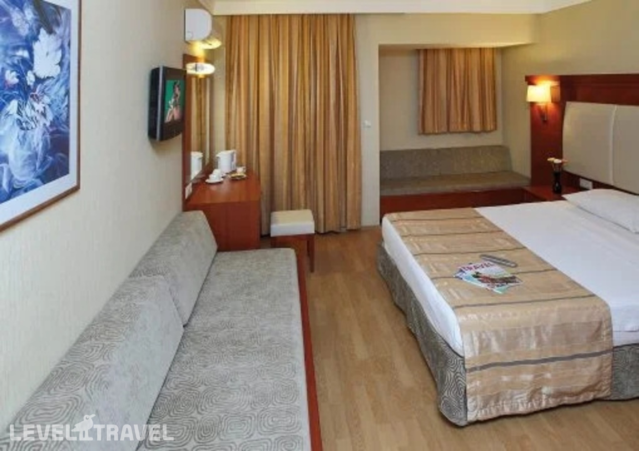 фотографии номера Трехместный номер отеля Julian Club Hotel в Турция(Мармарис - центр) - фото №2