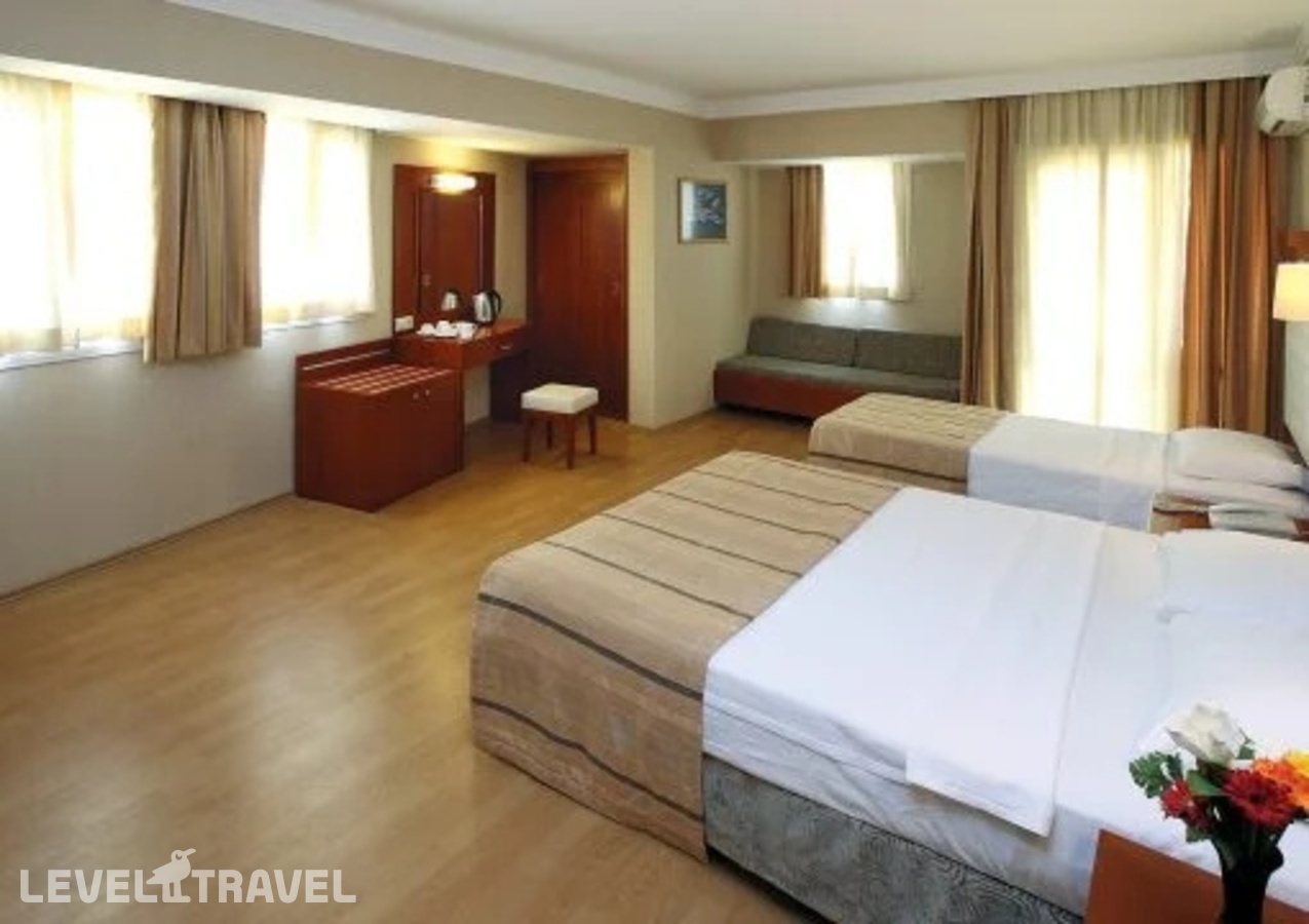 фотографии номера Трехместный номер отеля Julian Club Hotel в Турция(Мармарис - центр) - фото №1