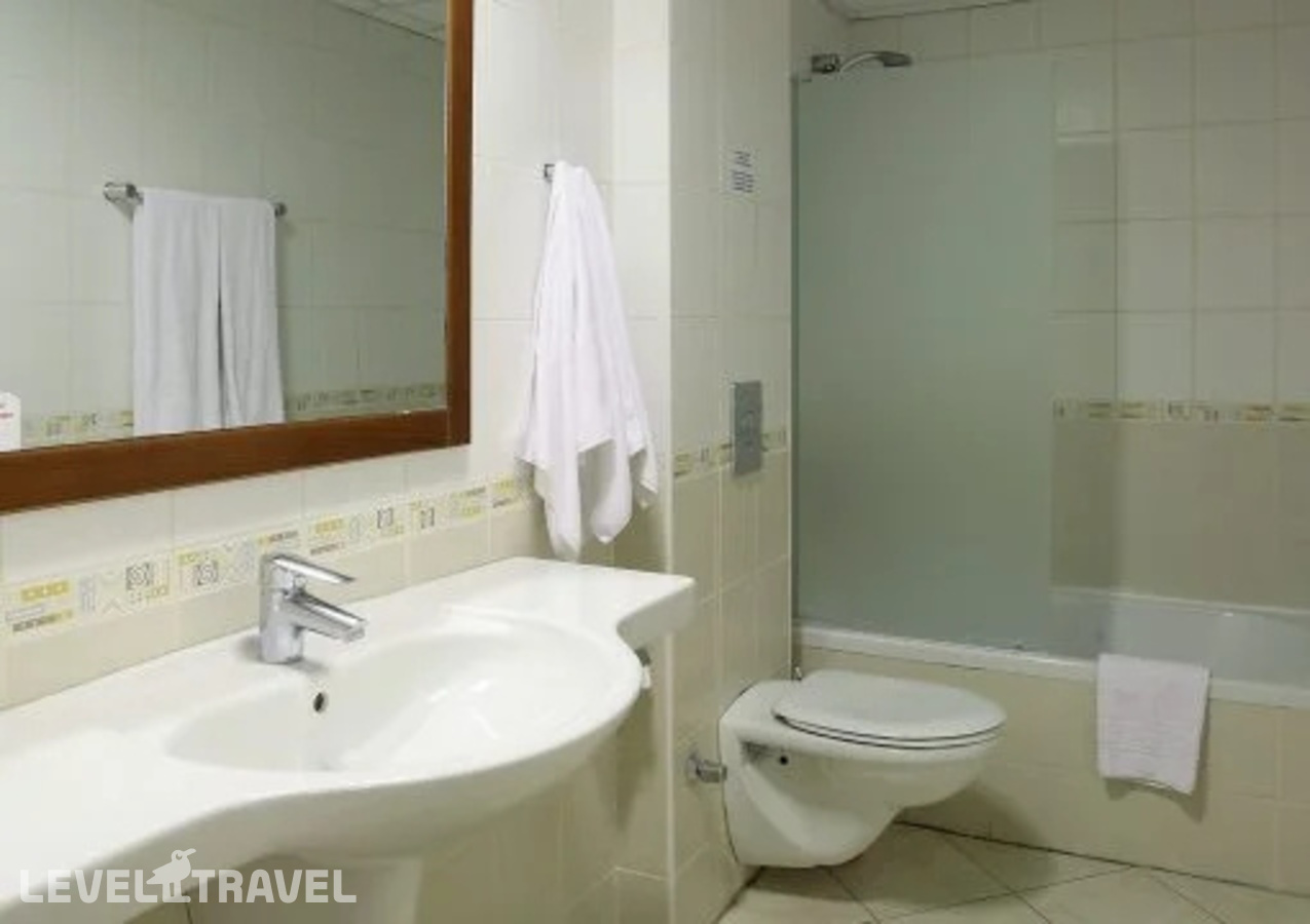 фотографии номера Трехместный номер отеля Julian Club Hotel в Турция(Мармарис - центр) - фото №3