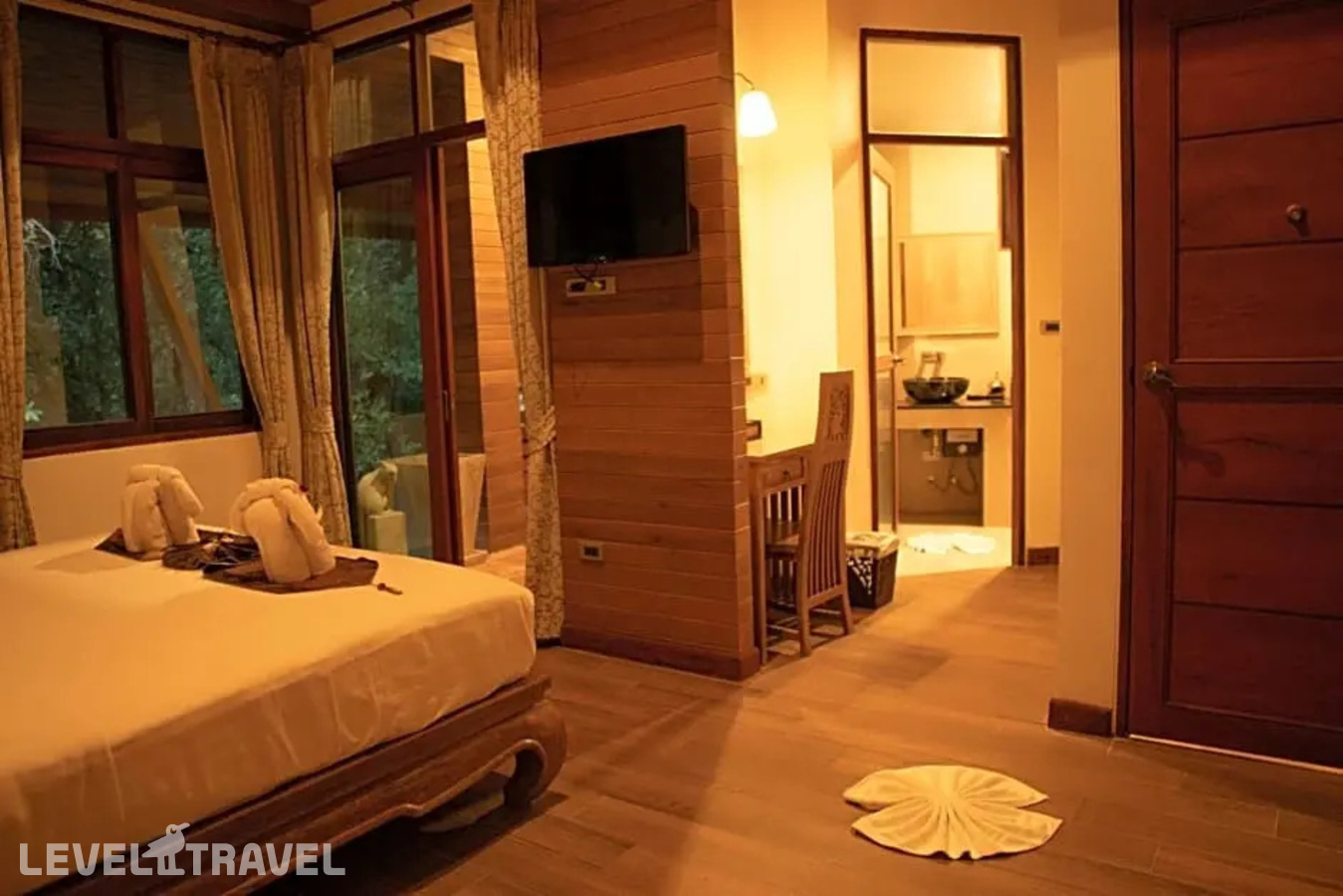 фотографии номера Семейный люкс Executive с видом на море отеля Chivapuri Beach Resort в Таиланд(Банг Бао) - фото №8